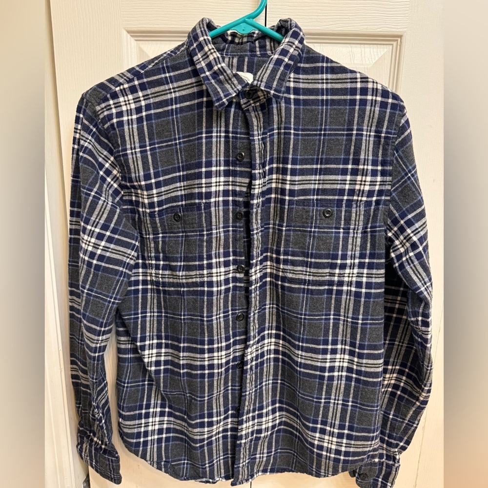 3 men’s flannel shirts. Red/navyy/blackk plaids.